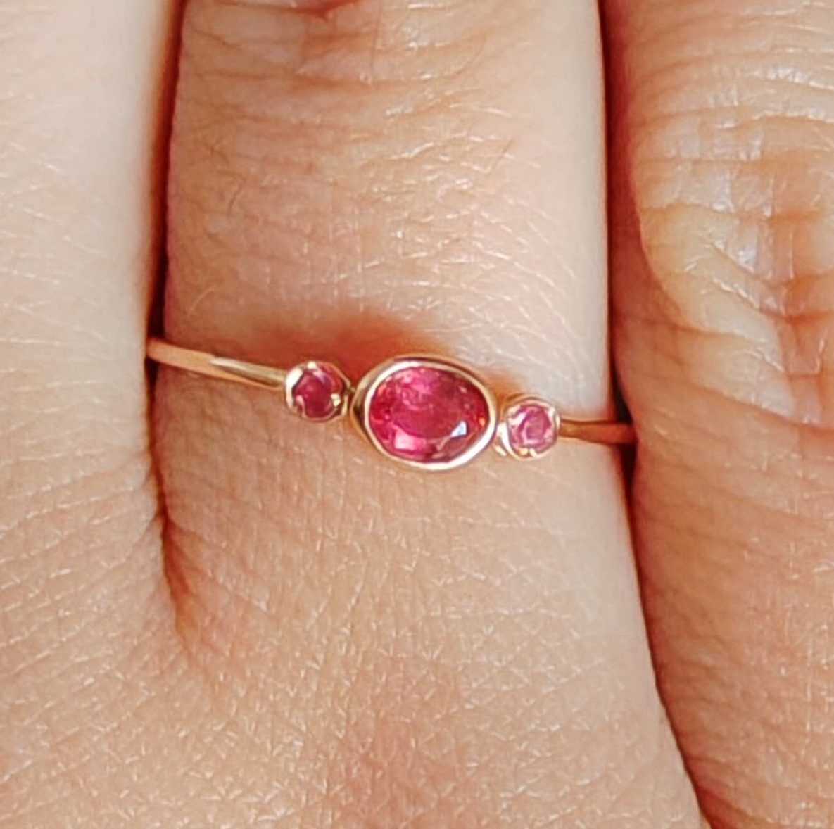 Anillo Oro 18k con rubíes