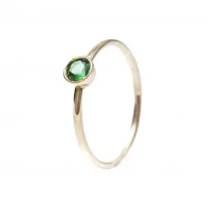 Anillo oro amarillo piedra verde