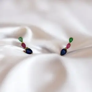 Pendientes oro amarillo 18k con zafiros, rubí y esmeralda
