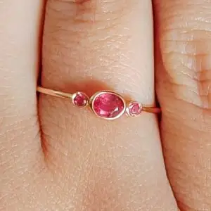 Anillo Oro 18k con rubíes