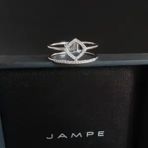 Anillo Oro blanco con diamantes