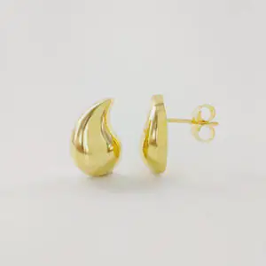 Pendiente gota oro